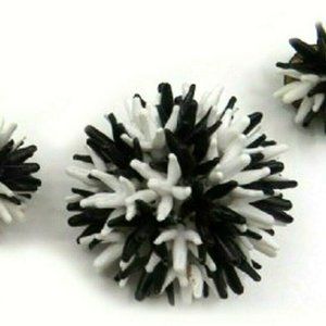Porcupine peaks VTG clip-on earrings & brooch